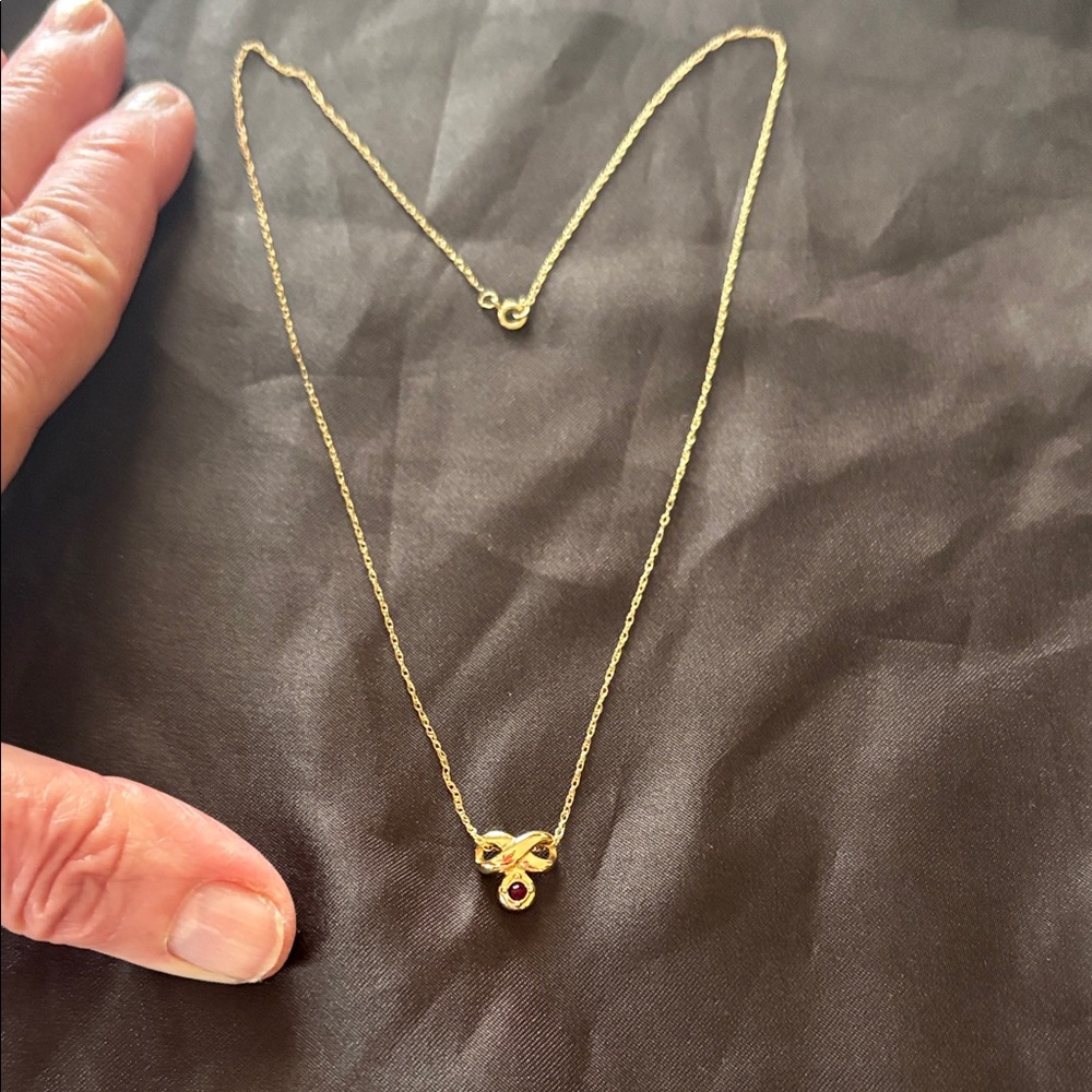 Vintage Avon Gold Tone Necklace with Red Stone
